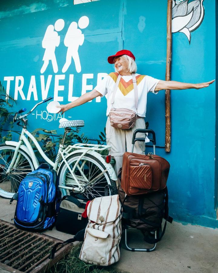 סנטיאגו Hostal & Cafe Travelers מראה חיצוני תמונה