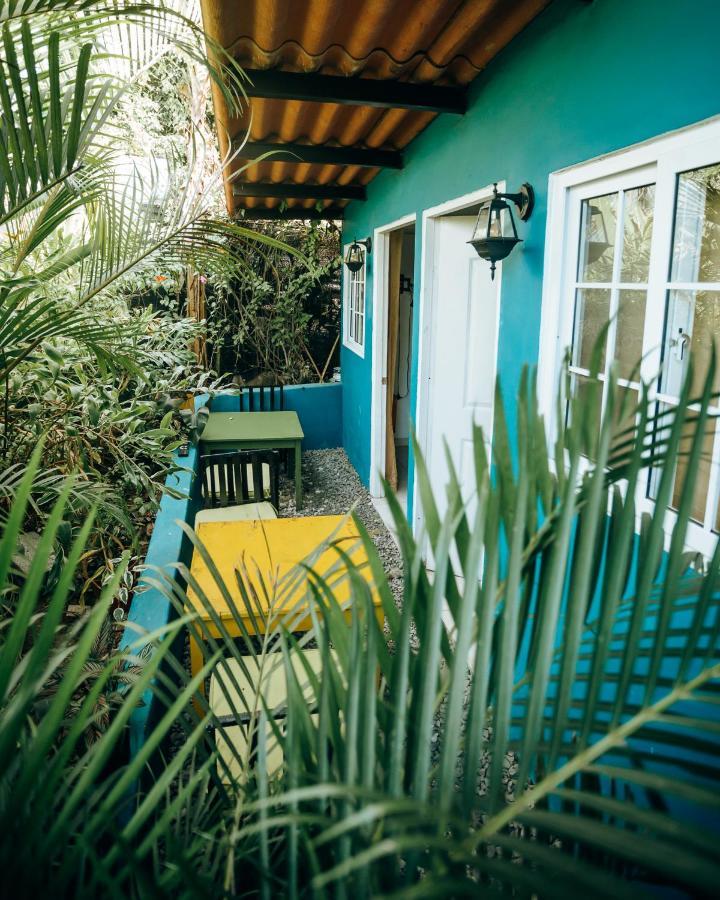 סנטיאגו Hostal & Cafe Travelers מראה חיצוני תמונה